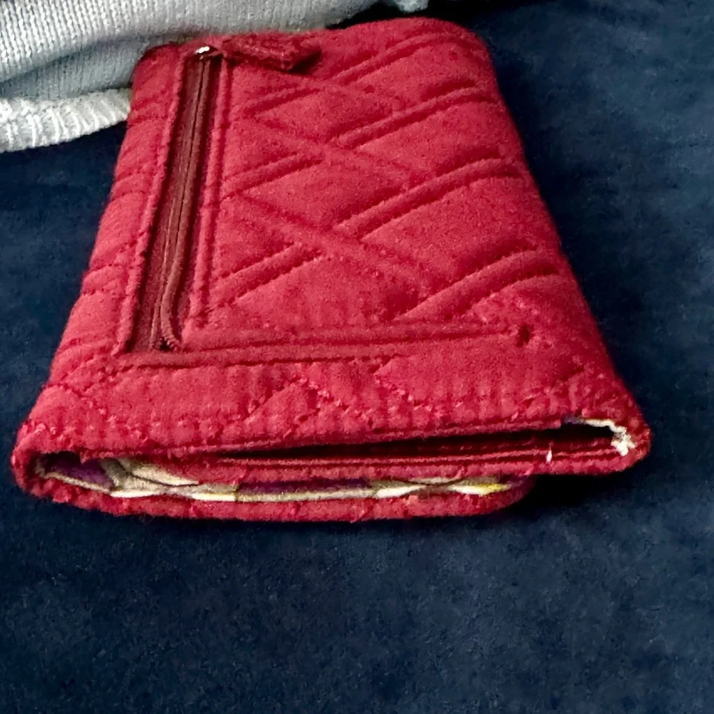 Vera Bradley Quilted Classic Merlot Burgundy Trifold Large Wallet - Picture 12 of 14
